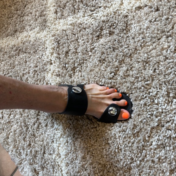 💥💥🔥BELLINI Toe Sandals- Black & Silver - Excellent Condtion!🔥💥💥 - Picture 7 of 11